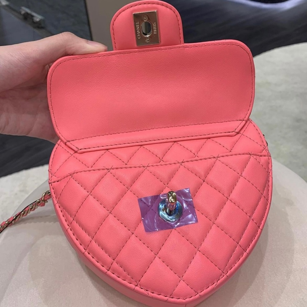 Chanel 💝 22S Love Pink Heart Bag LGHW - Picture 8 of 9